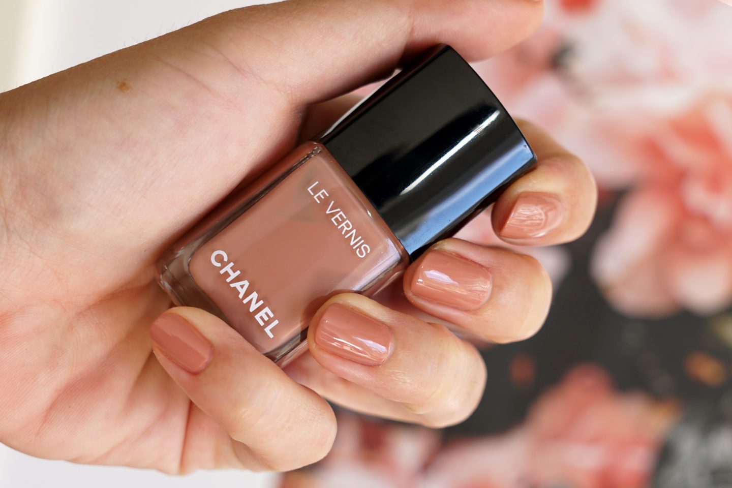 Chanel Bleached Mauve Le Vernis