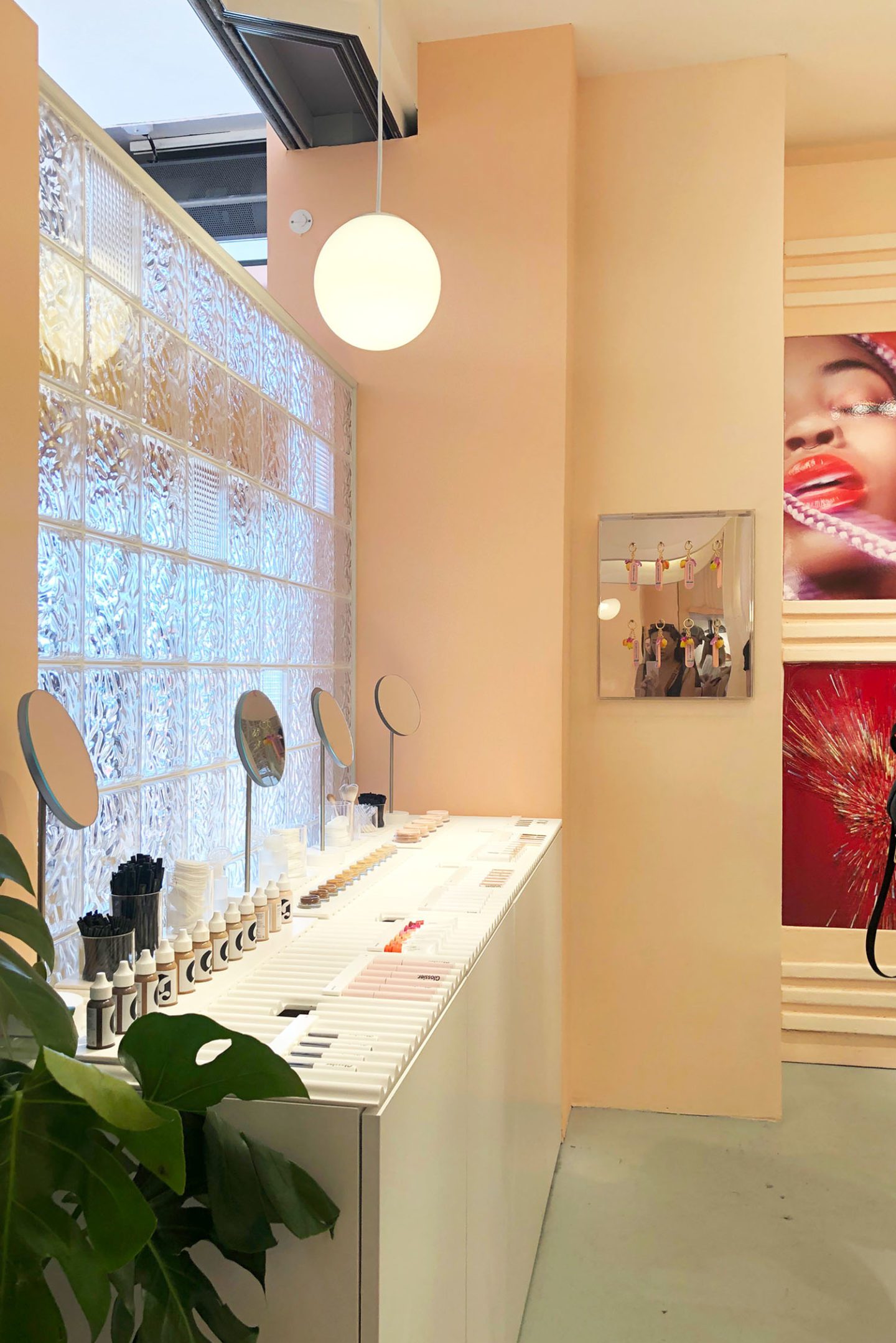 Glossier Pop Up Miami Wynwood