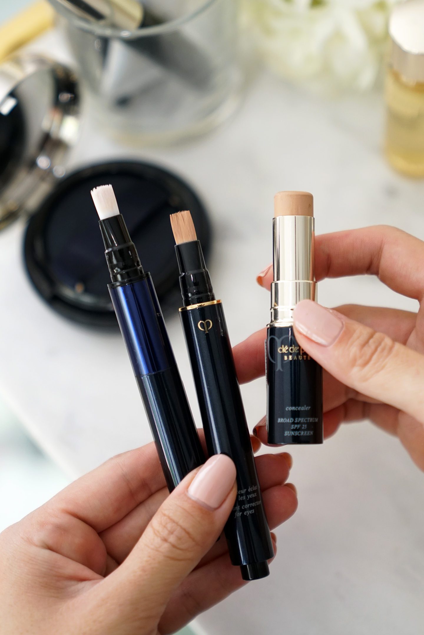 Cle de Peau Radiant Enhancer, Concealer Ochre