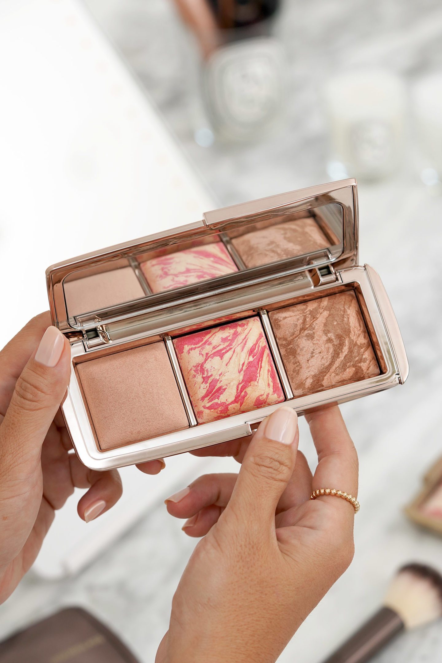 Hourglass Ambient Lighting Essentials Palette 