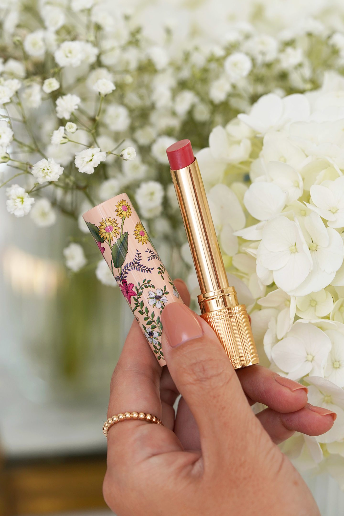 Gucci Gorgeous Flora Glow and Care Shine Lipstick in They Met in Argentina