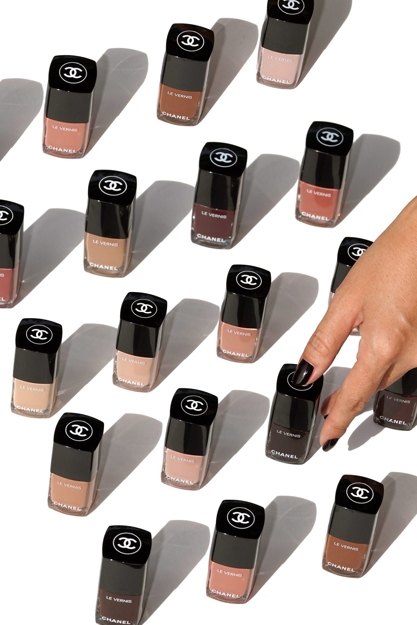 Chanel Fall 2022 Le Vernis Longwear Nail Colors