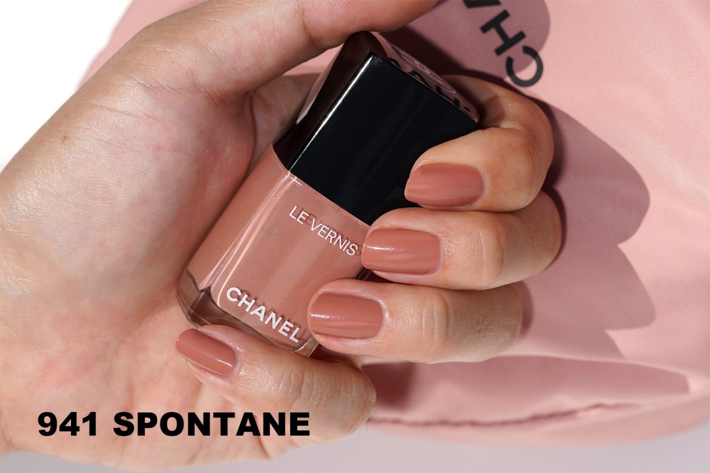 Chanel Le Vernis 941 Spontane swatch