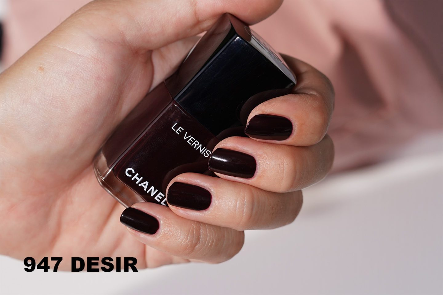 Chanel Le Vernis 947 Desir swatch