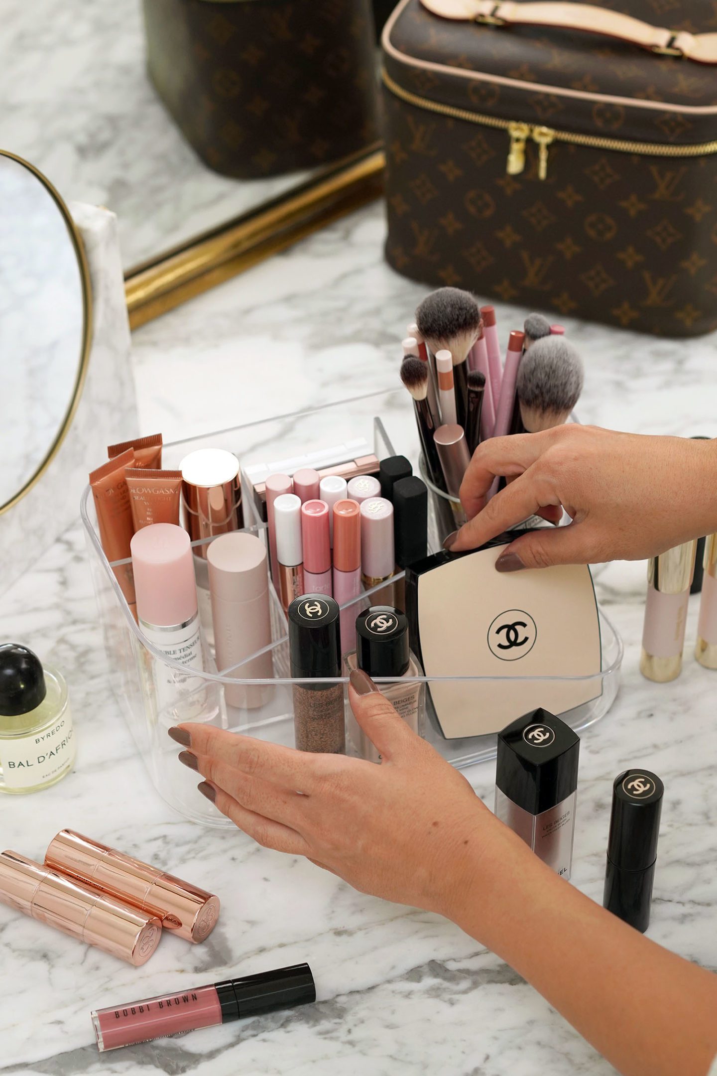 Umbra Glam Organizer via The Beauty Lookbook