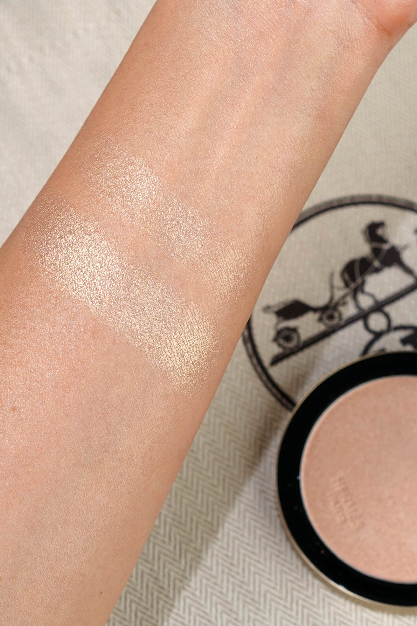 Hermes Plein Air Radiant Glow Powder Mirage Swatch