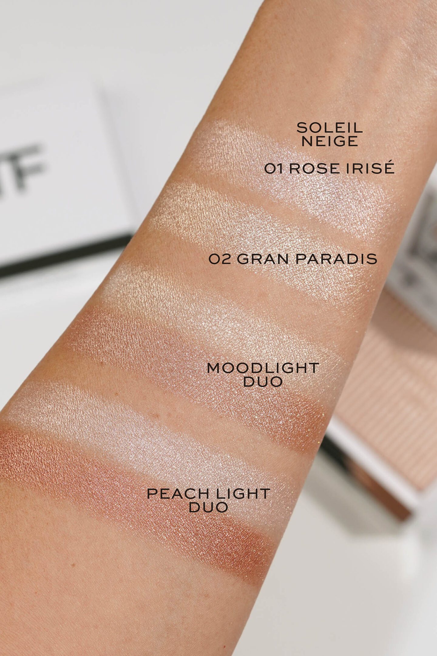 Tom Ford Soleil Neige Highlighter swatches