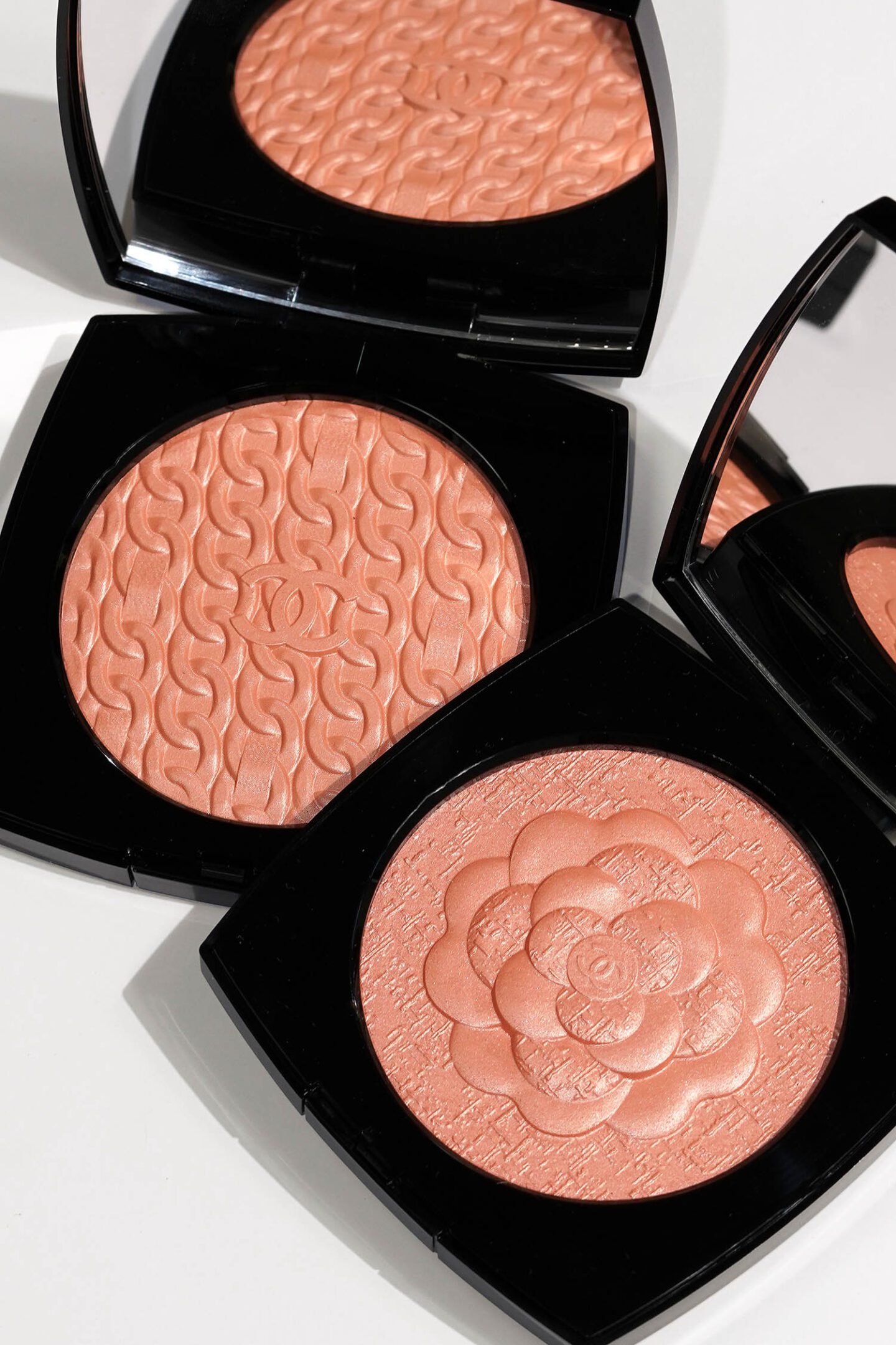 Les Symboles de Chanel Highlighter in Precious Coral