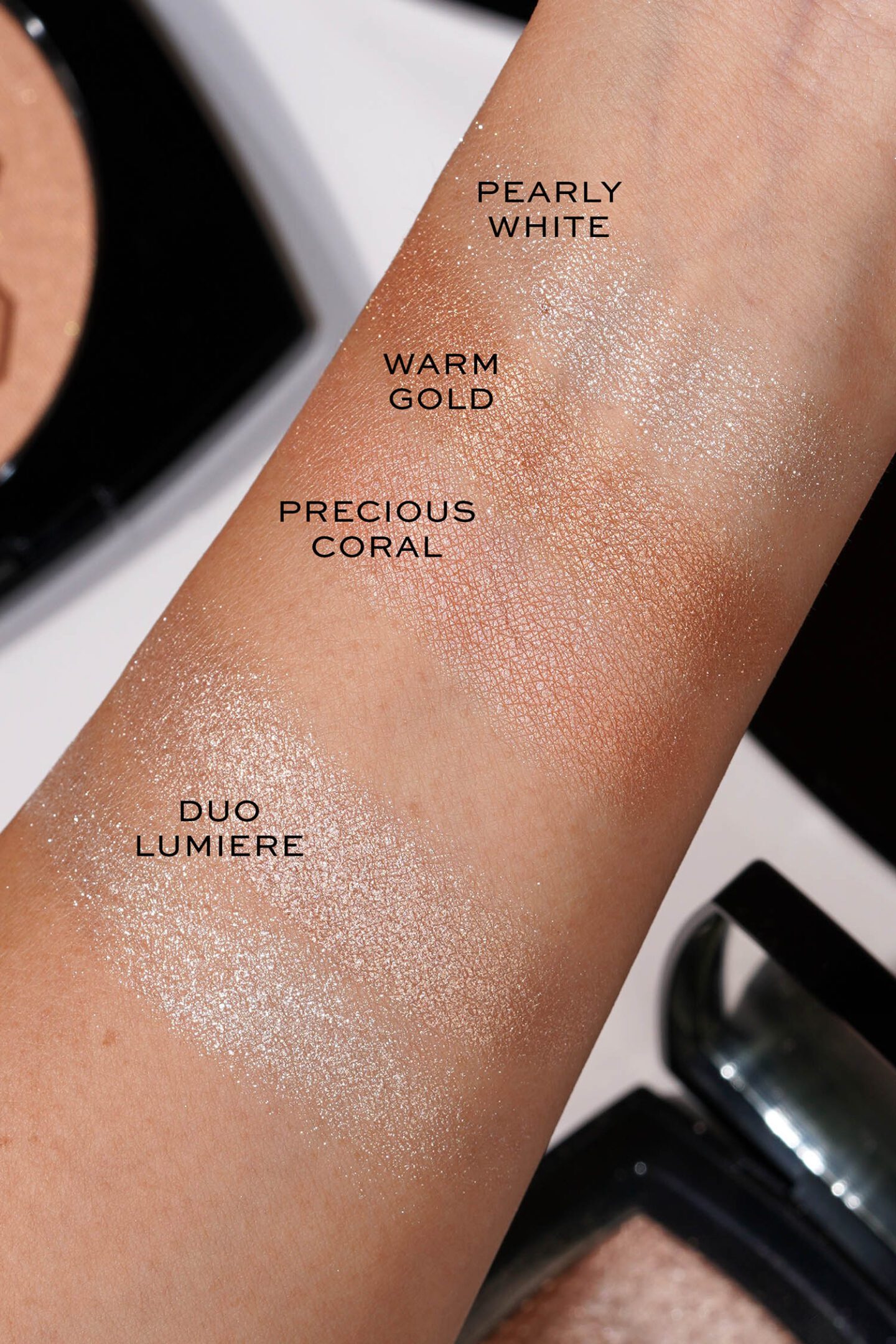 Les Symboles de Chanel Highlighters swatches